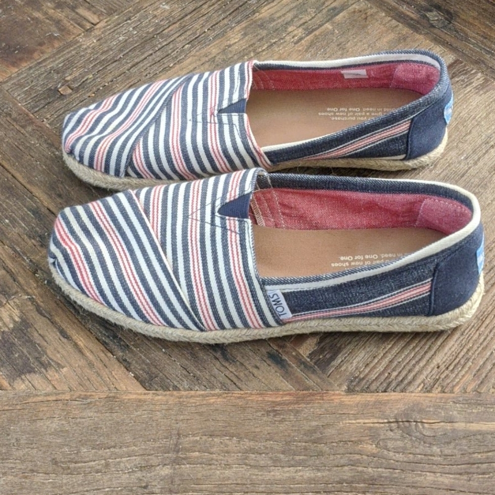 Toms Slip On Woman's 7.5 - Picture 3 of 7